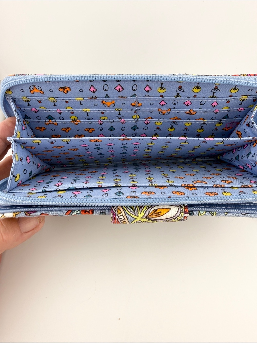 Vera Bradley Light Blue Paisley Zip Wallet - Picture 5 of 13